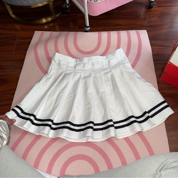 Forever 21 White Skater Skirt with Black Stripes - Picture 4 of 11